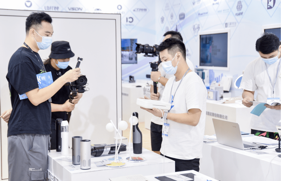 一上线引超多网友围观！615㎡超大展馆，深圳这场展览要火！多图直击数字文化创意内容应用服务